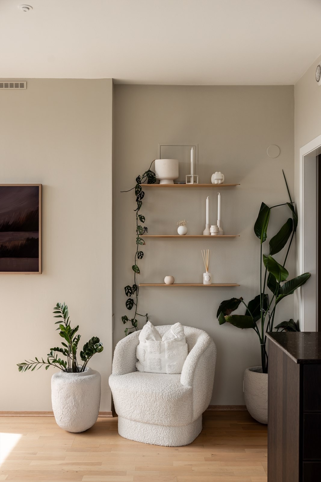 Lekre detaljer, generøs takhøyde og gjennomtenkte fargevalg. Galleribilde