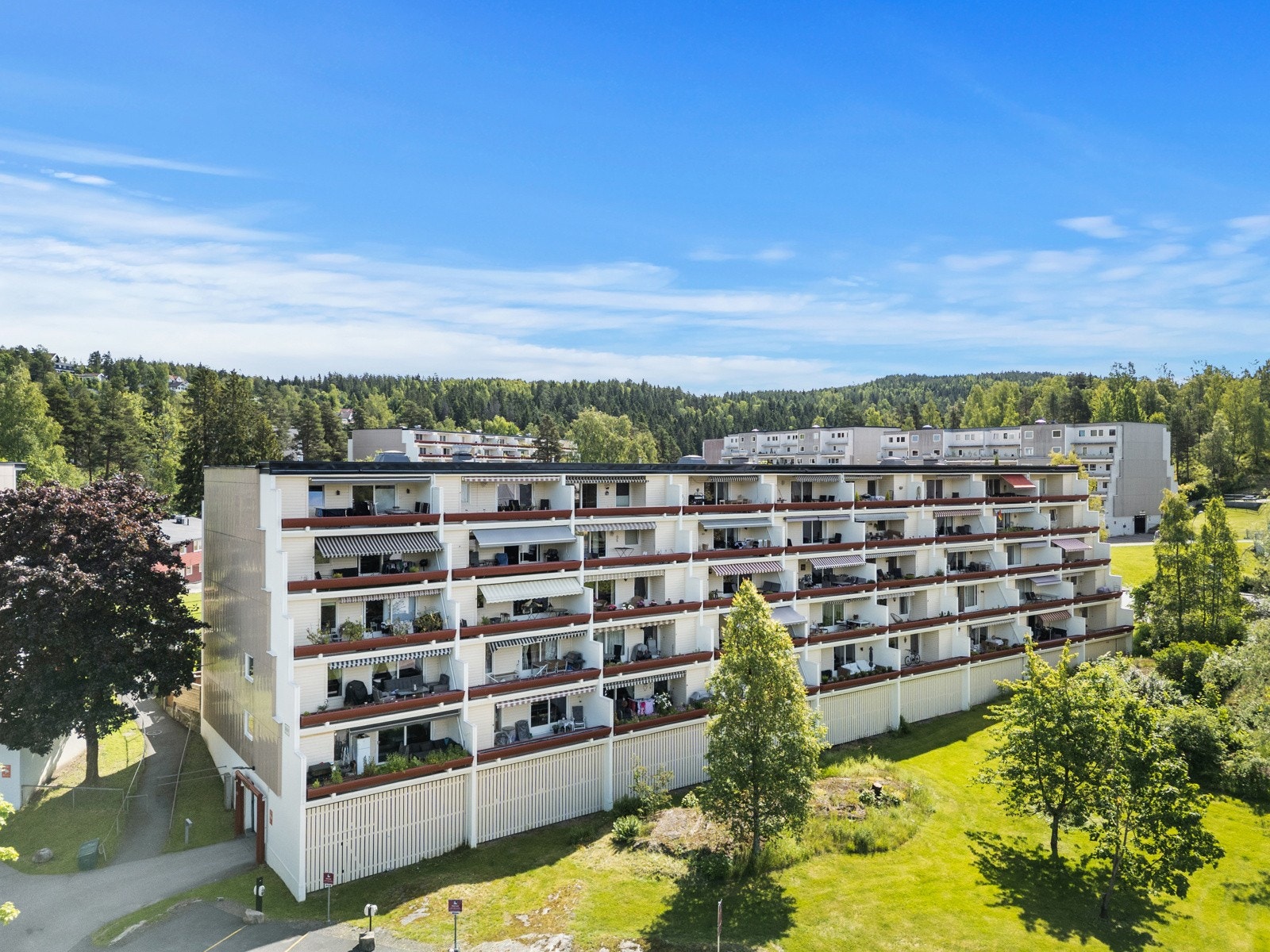 Velkommen til Ragnhild Schibbyes vei 8 en stor og solrik 4(5) roms Galleribilde