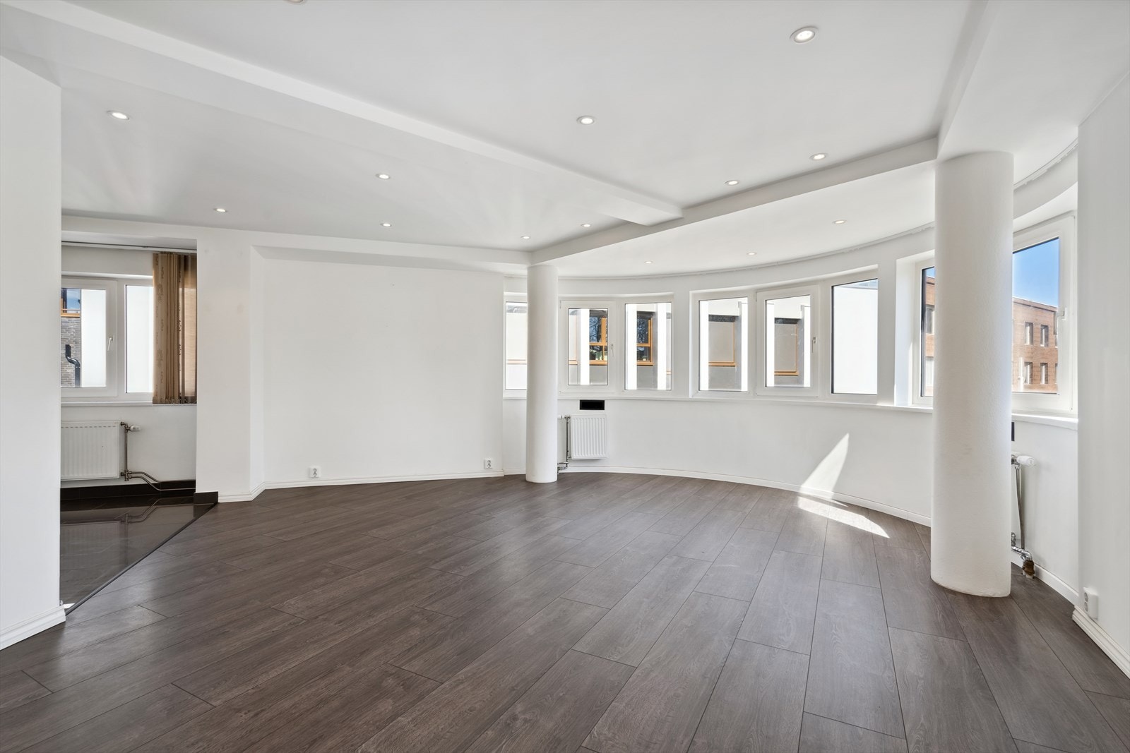 Leiligheten er nylig delt opp i to deler med intern adkomst mellom leilighetene Galleribilde