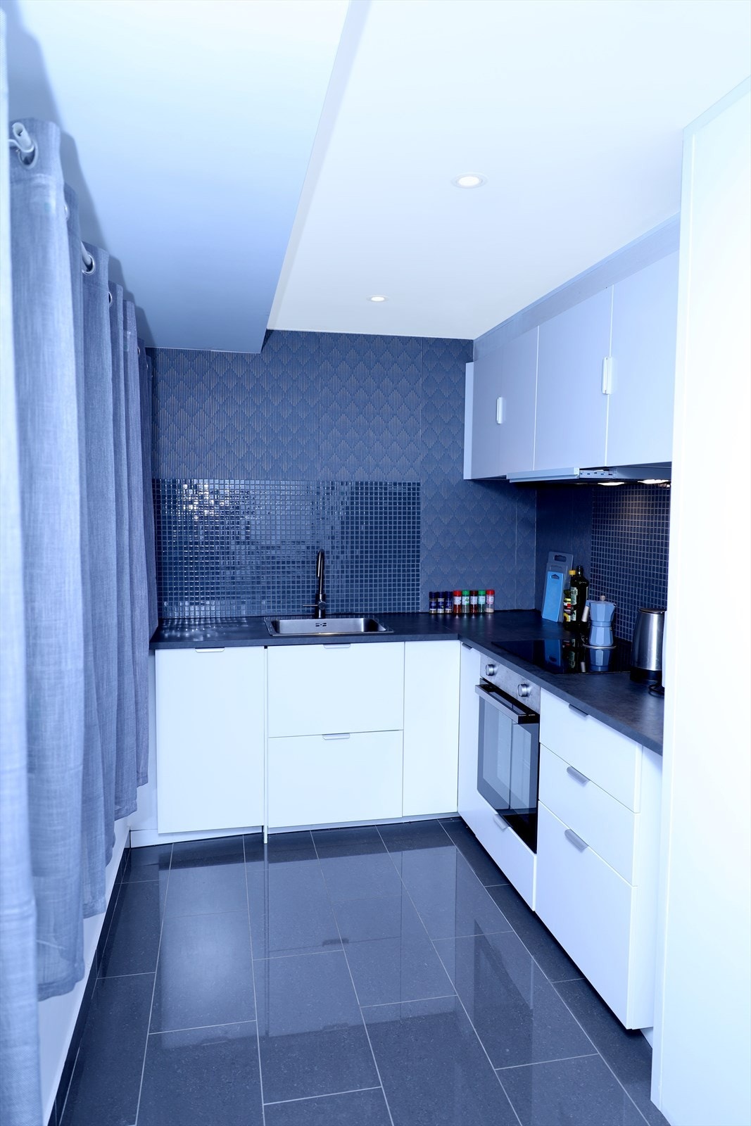 Kjøkkenet i hybelen er pusset opp i 2022 Galleribilde