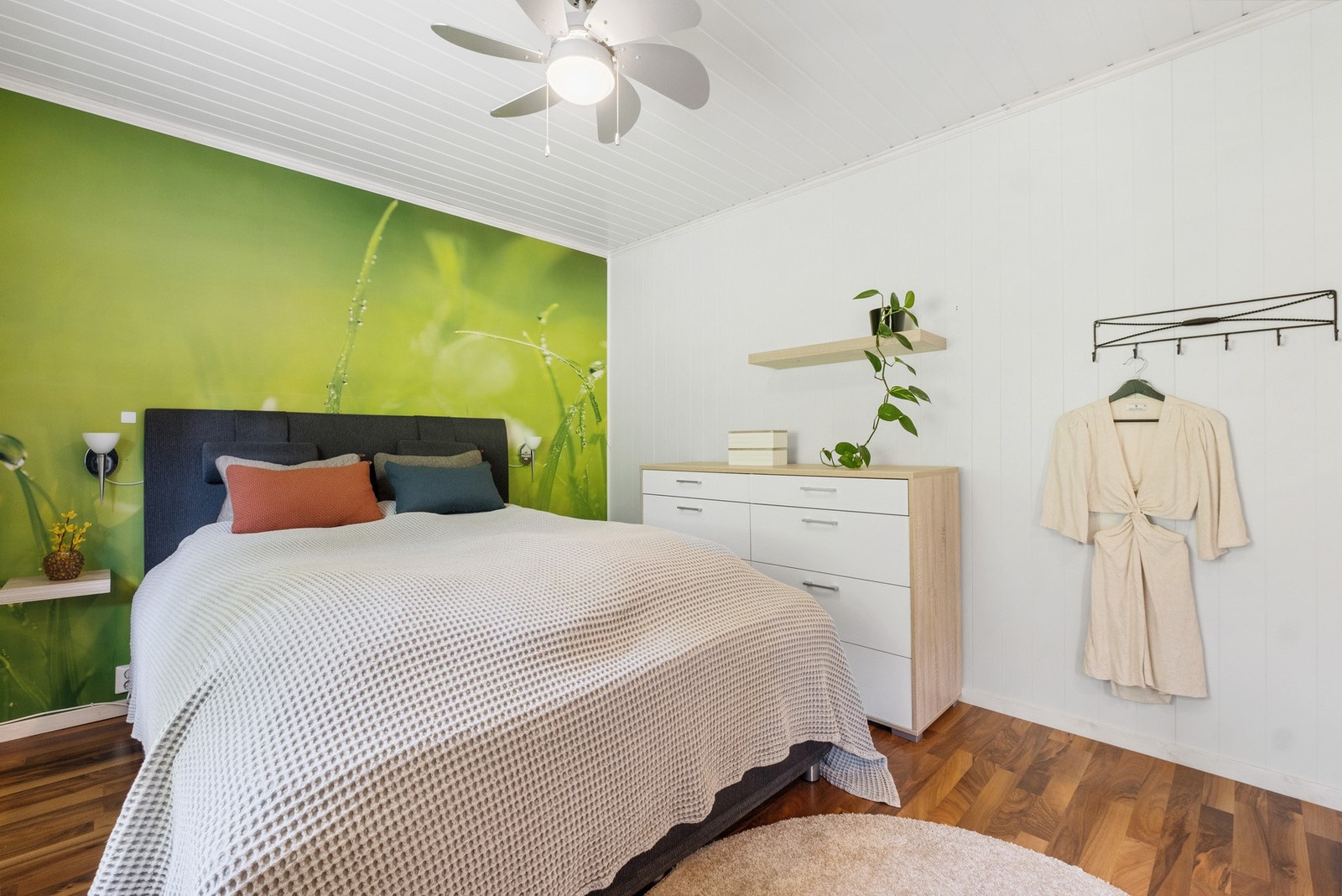 Med god plass til både dobbletseng og annet møblement Galleribilde