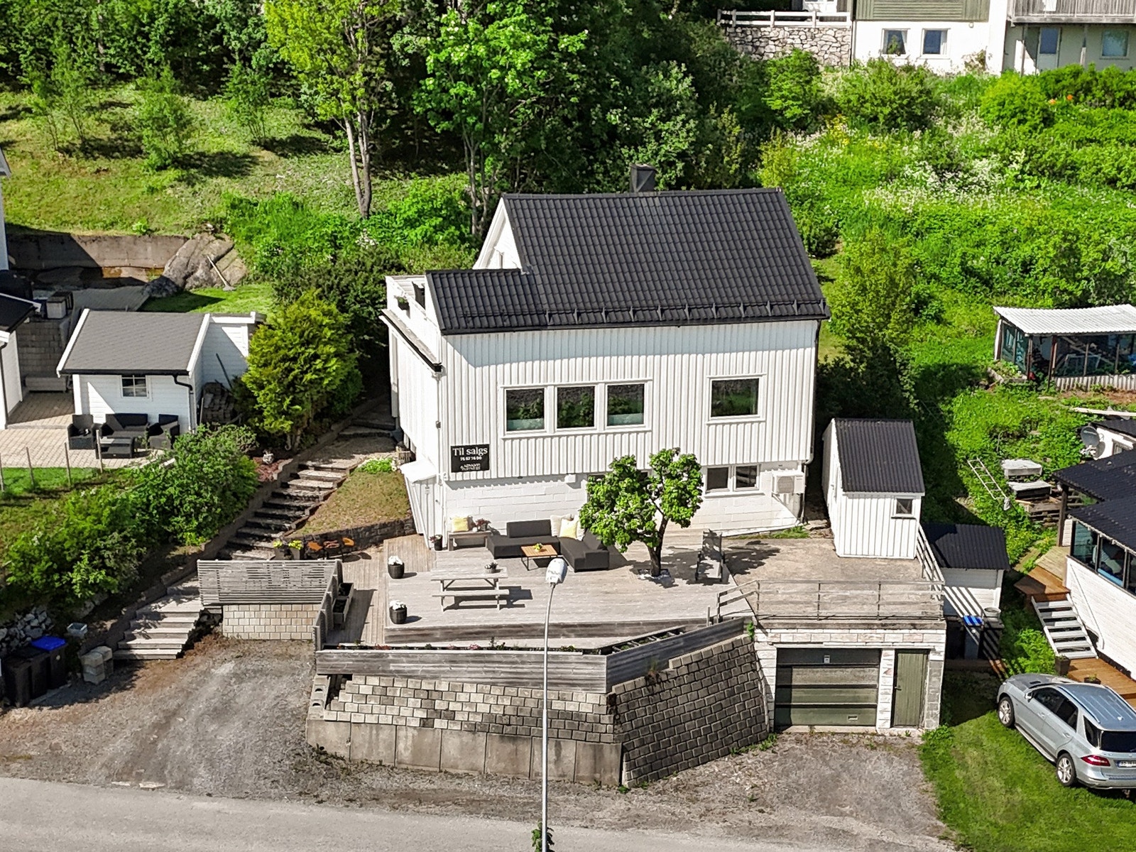 Hunstadveien 9 har en idyllisk og kystnær beliggenhet i det attraktive området Øvre Hunstad Galleribilde