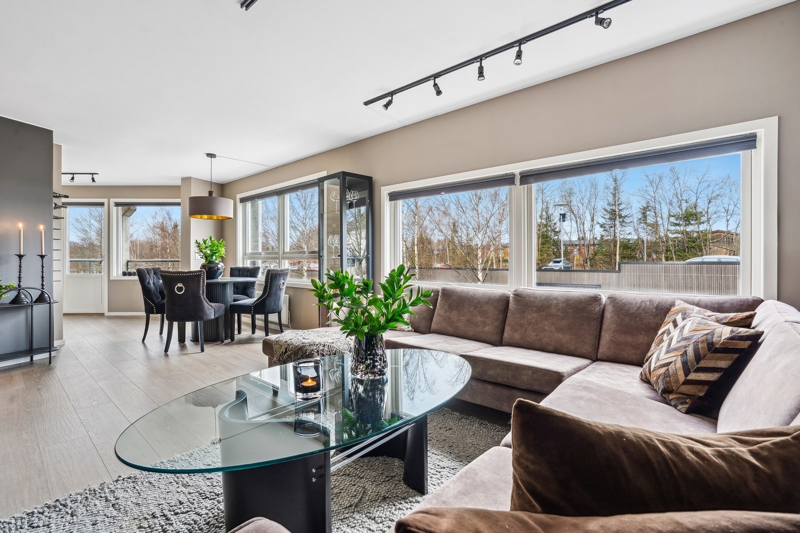 En moderne 2-roms leilighet med god planløsning og en innbydende utførelse. Galleribilde