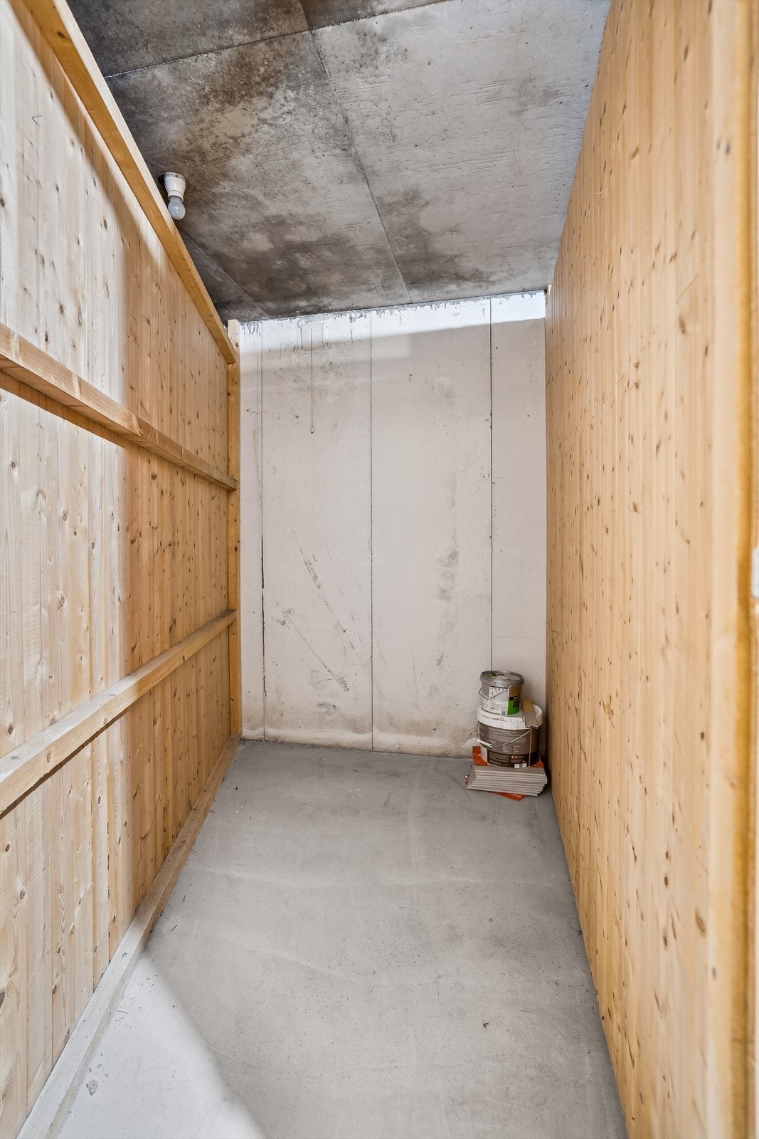 Mye lagringsplass i kjeller. Galleribilde