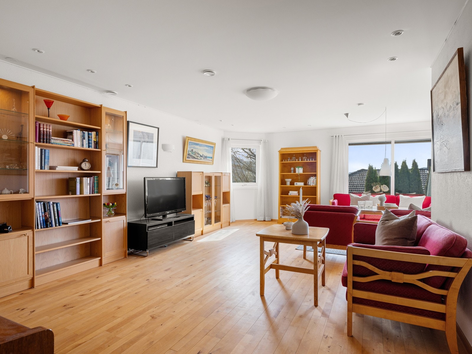 Stor stue med gode møbleringsmuligheter Galleribilde