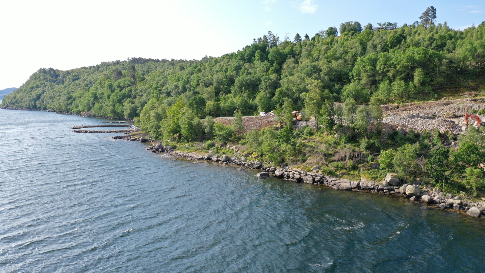 Byggeklare tomter helt i sjøkanten. Galleribilde