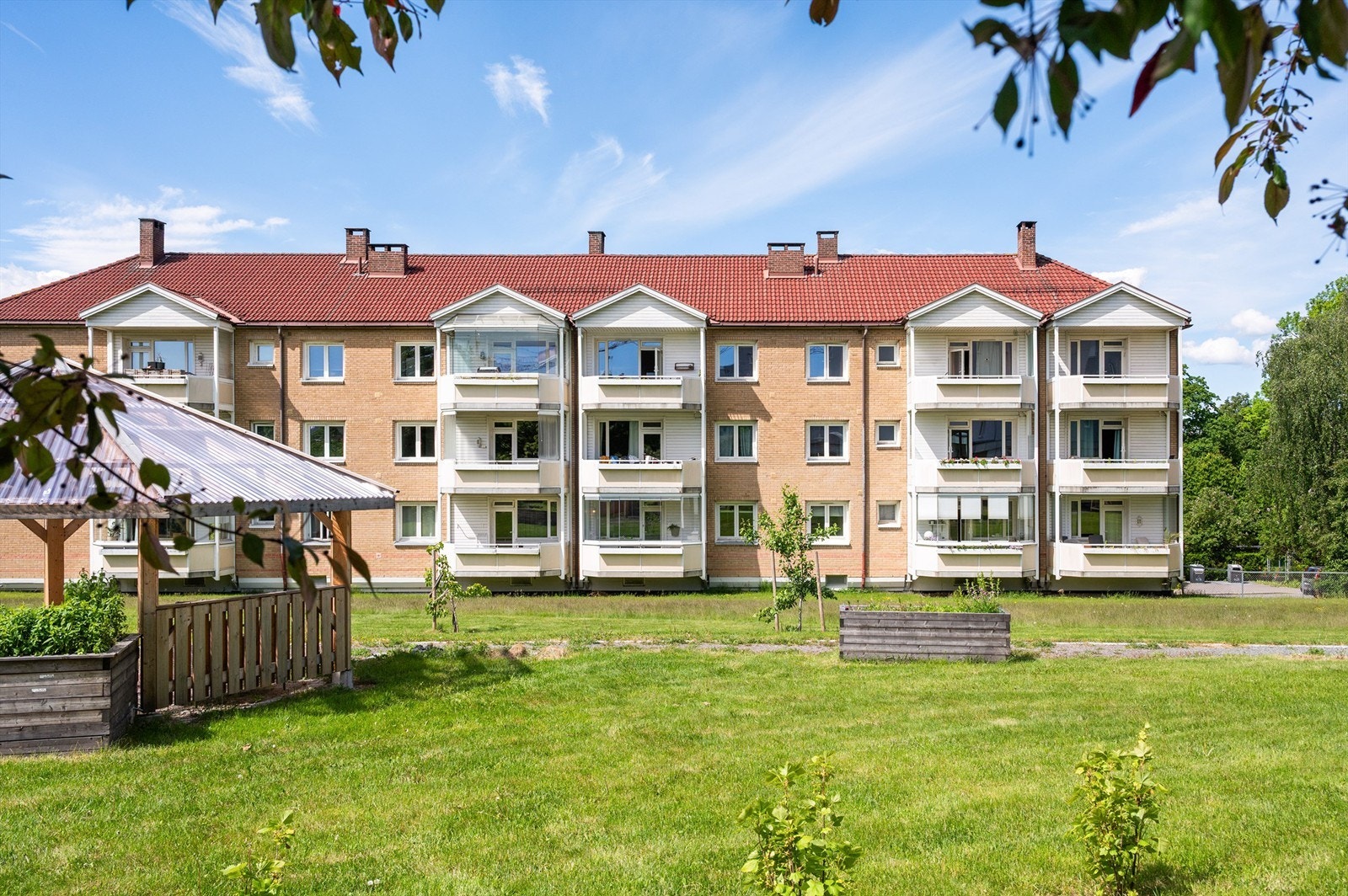 Leiligheten har en svært attraktiv beliggenhet, i et barnevennlig område på Hovin/Lilleberg. Galleribilde