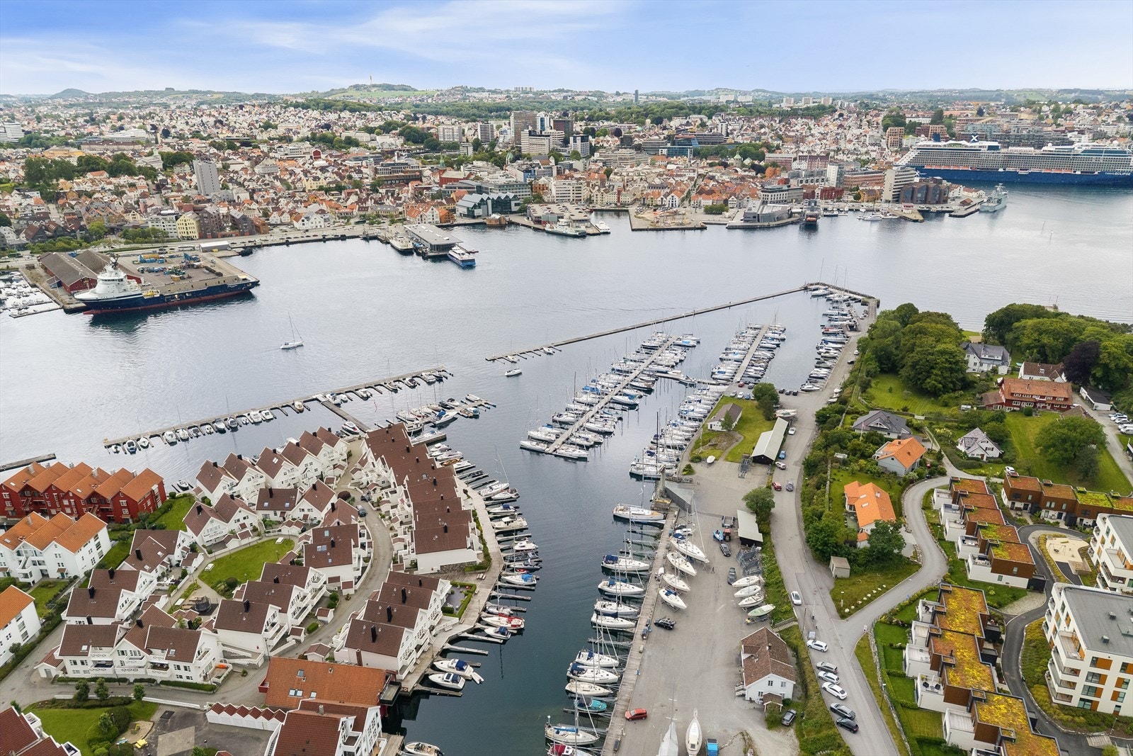 Fra Grasholmen kan man se over til Stavanger sentrum Galleribilde