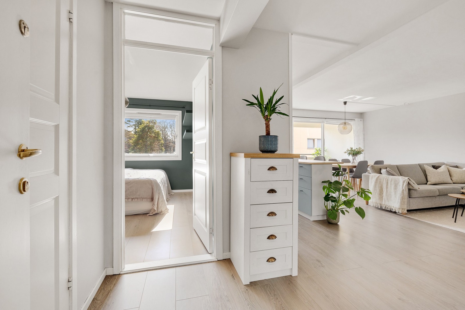 Fra stuen bærer ferden inn i soverommet Galleribilde