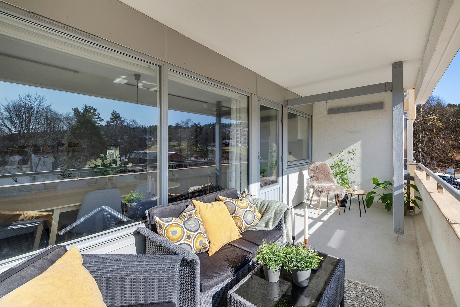 Lekker 2-roms andelsleilighet med sydvendt balkong på 10 kvm. Det er mulig å innglasse balkongen. Galleribilde