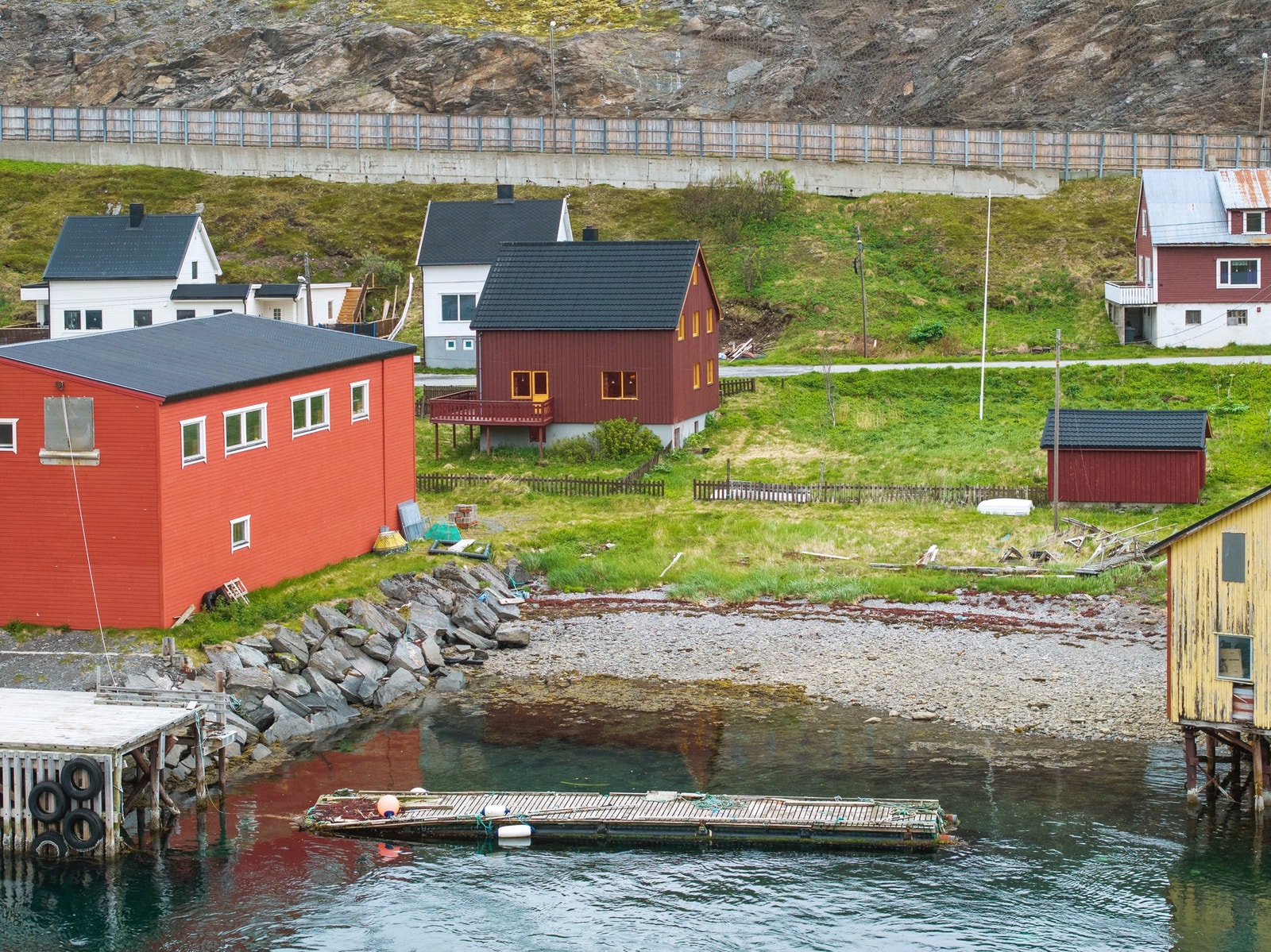 Sett fra sjøen med sjøgrunn Galleribilde