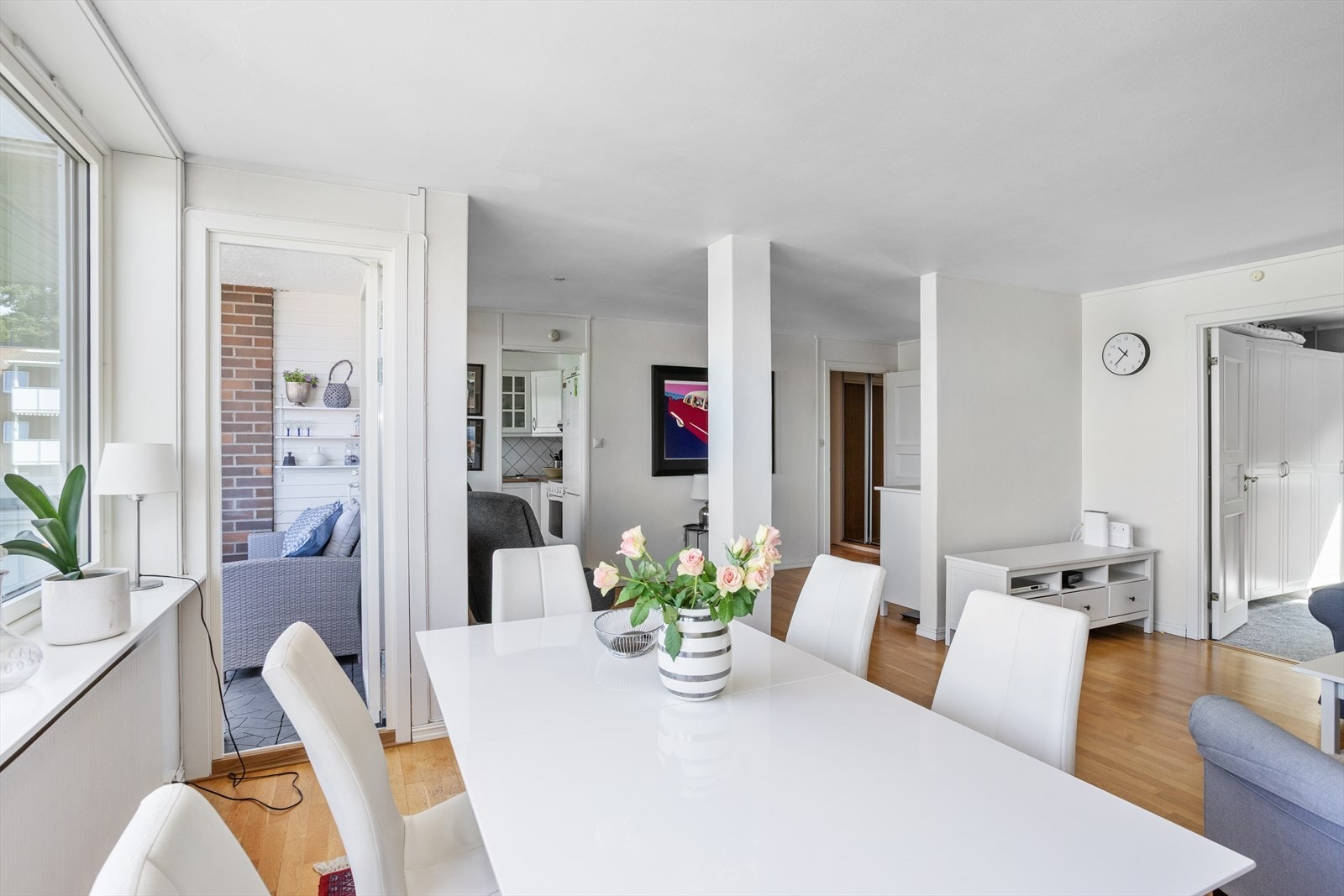 God plass til spisebord Galleribilde