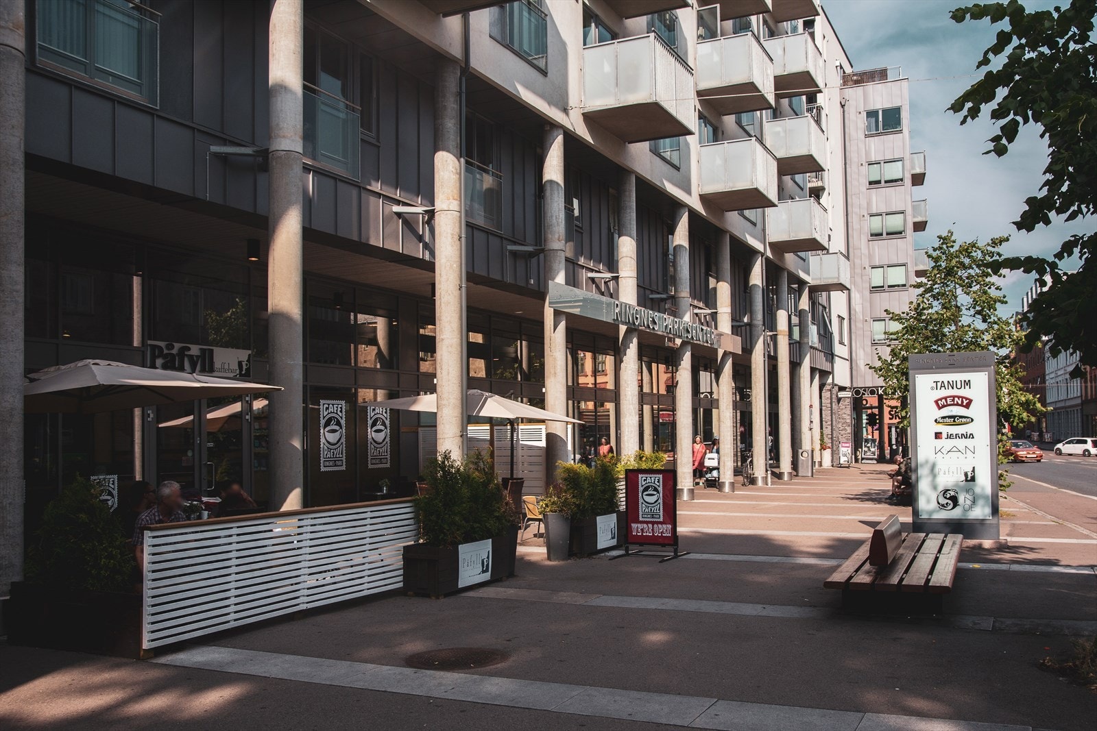 Ringnes Park Senter ligger rett oppi gaten og byr på det meste. Galleribilde