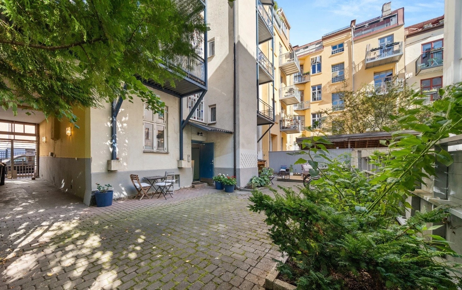 Sameiets flotte bakgård. Galleribilde