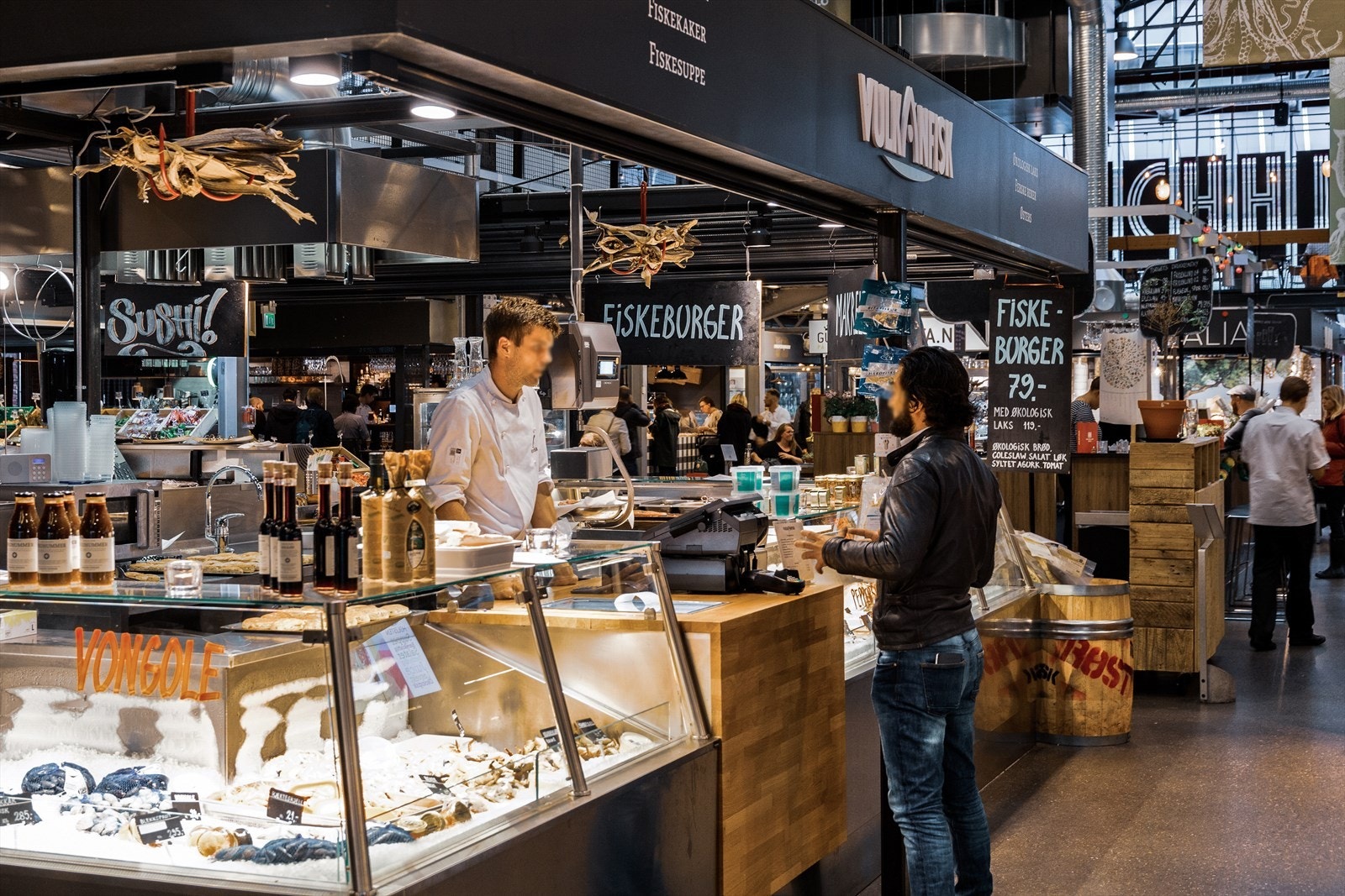 Mathallen og Vulkan - smakfullt og urbant. Mathallen noe for enhver smak. Vulkan-området er også hjem for kunst, kultur og grønn byutvikling, og byr på en herlig miks av det kreative og det smakfulle - perfekt for en liten byferie i egen by. Galleribilde