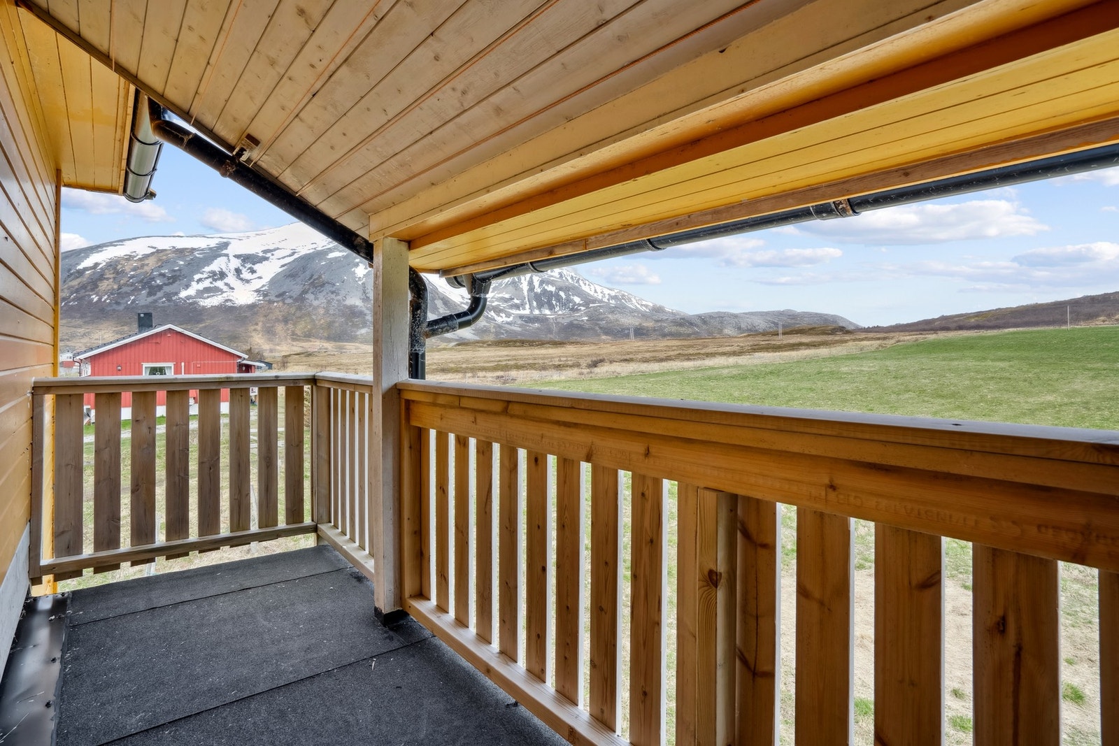 Balkong fra 2.etasje Galleribilde