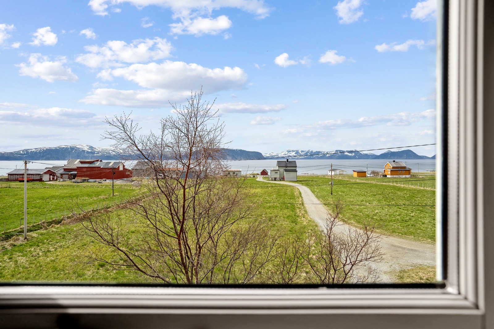 Fra soveromsvinduet kan man nyte god utsikt Galleribilde