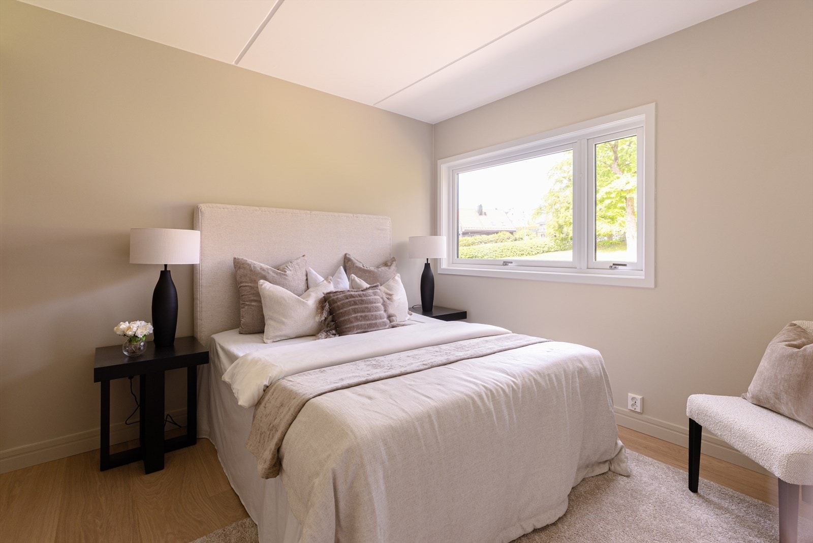 Begge soverom vender mot rolig og flotte fellesarealer. Galleribilde