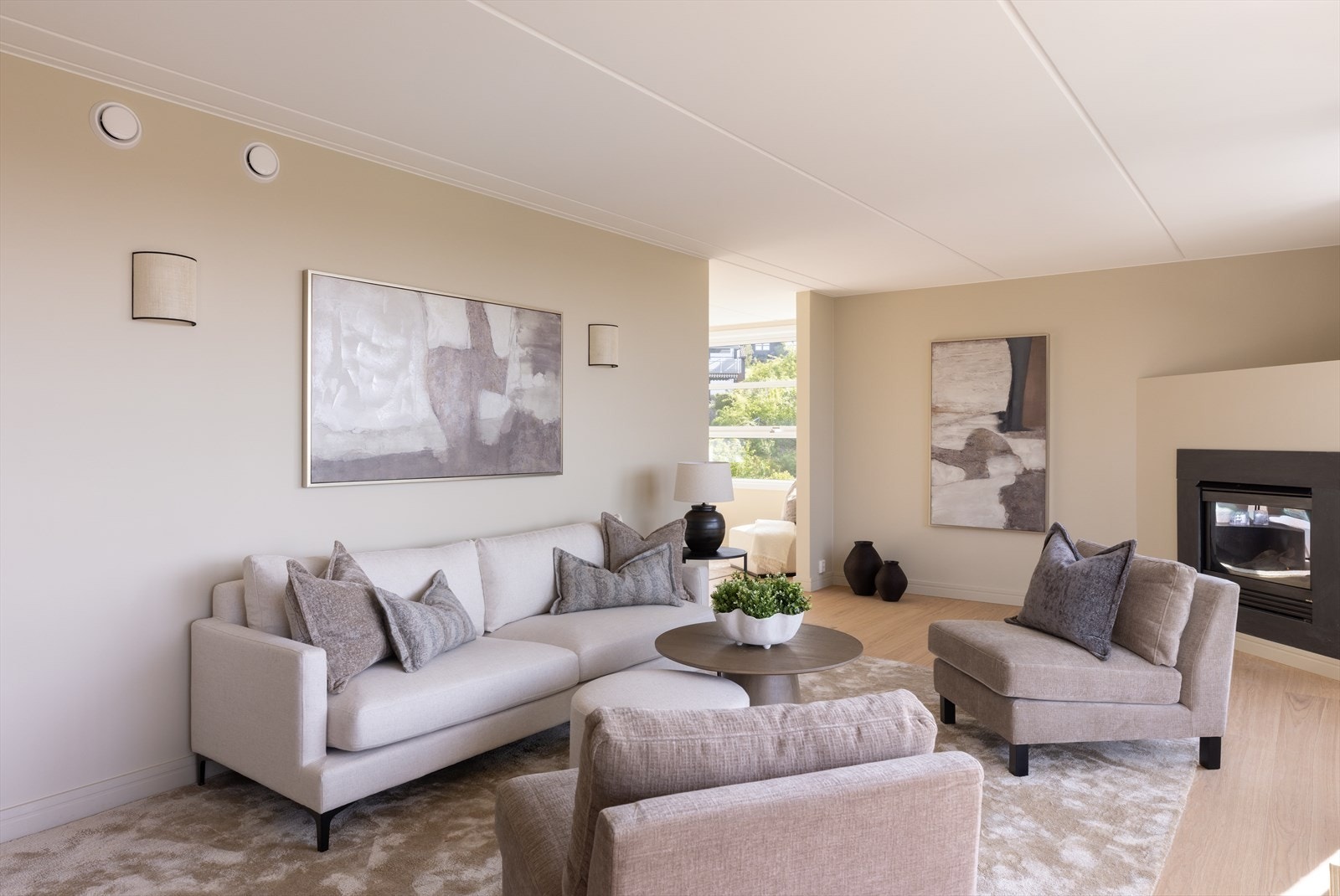 Gulv I wide-plank parkett av høy kvalitet. Galleribilde