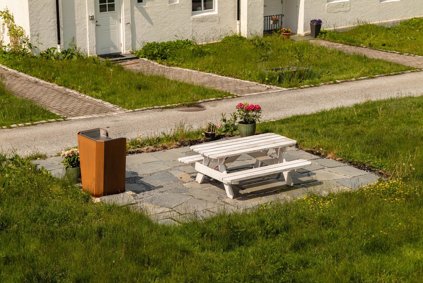 Borettslaget dipsonerer flotte utearealer. Galleribilde
