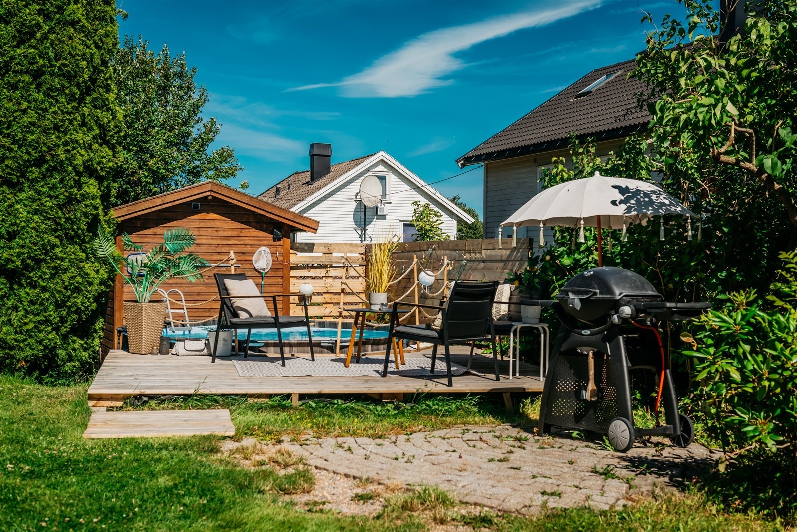 Her kan de sene sommerkveldene nytes Galleribilde