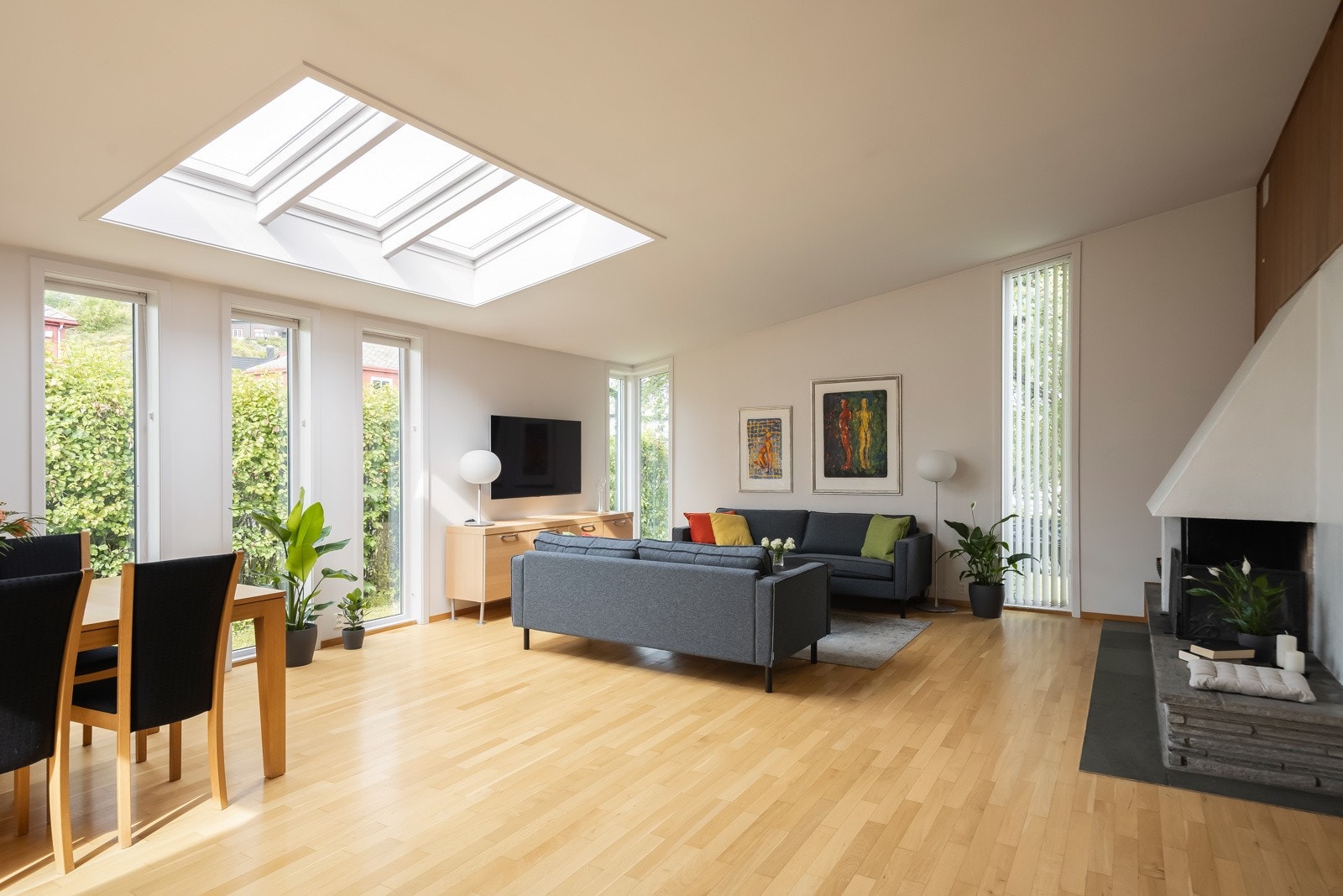 Velkommen til Jakobstien 8! En velholdt arkitekttegnet enebolig på populære Byåsen. Galleribilde