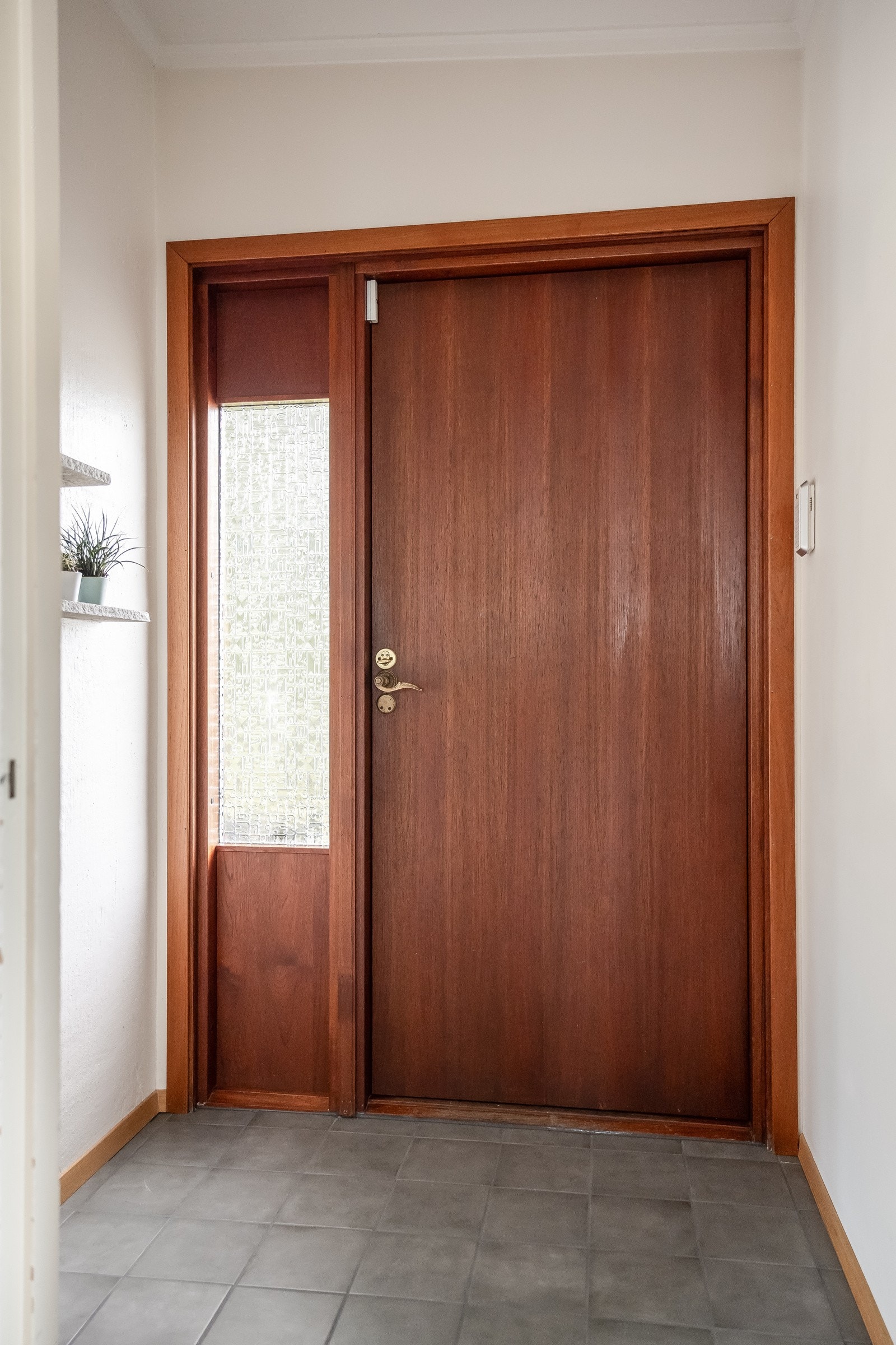 Entréen har god plass til oppbevaring av sko og yttertøy. Galleribilde