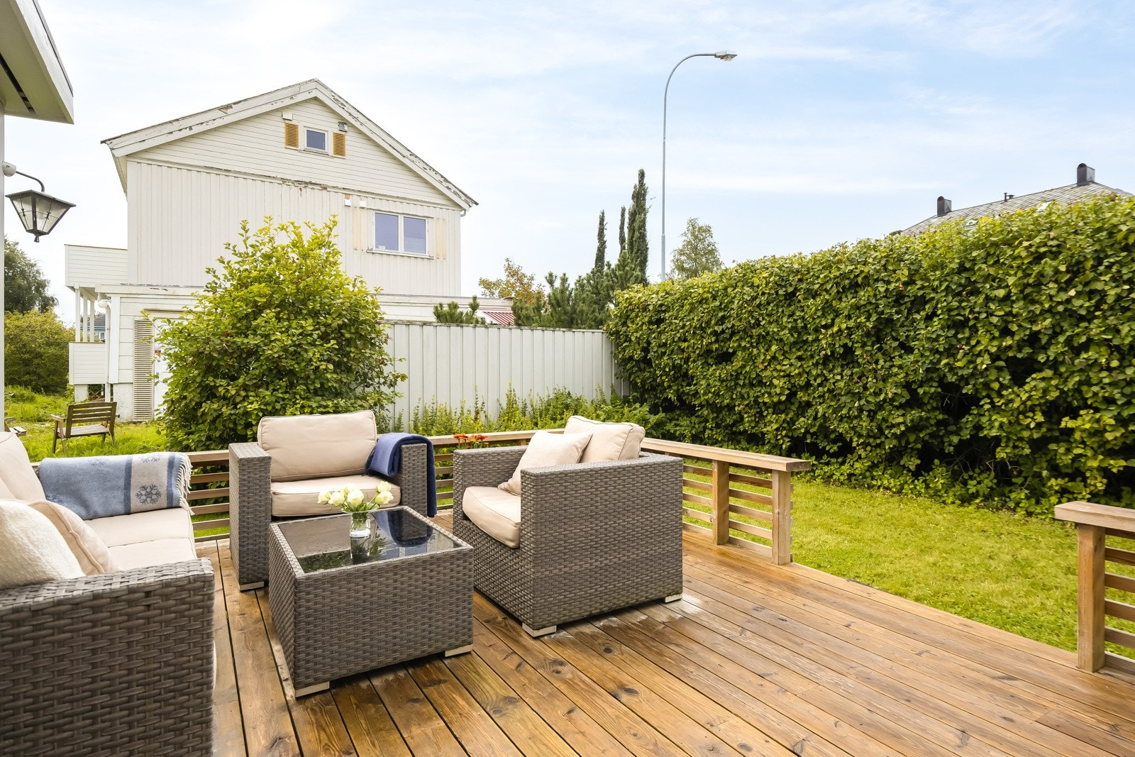 Terrassen måler 18 kvm. Galleribilde