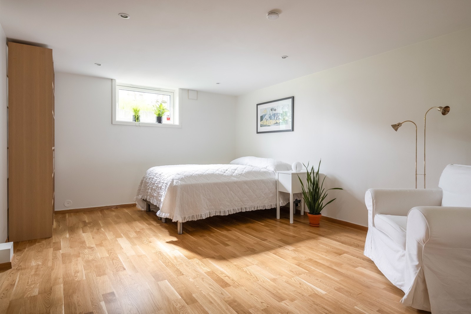 Disp.rom i underetasje på 17 kvm. Galleribilde