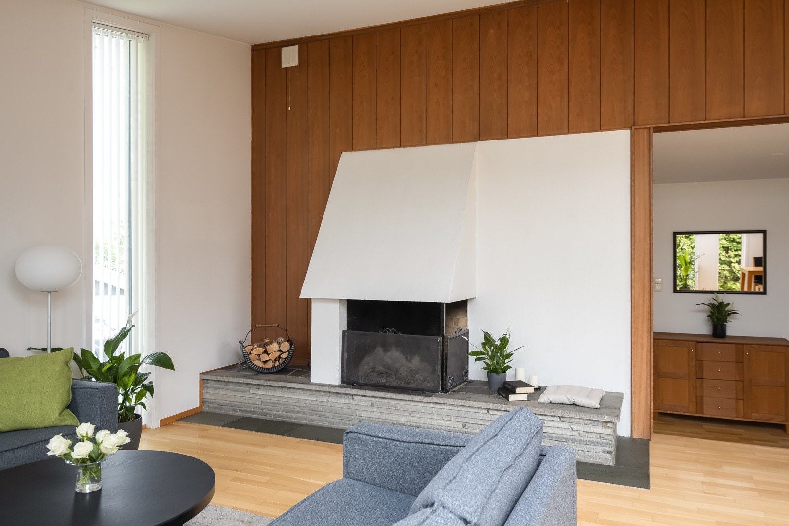 Vedovn for ekstra oppvarming og hygge på mørke vinterkvelder. Galleribilde