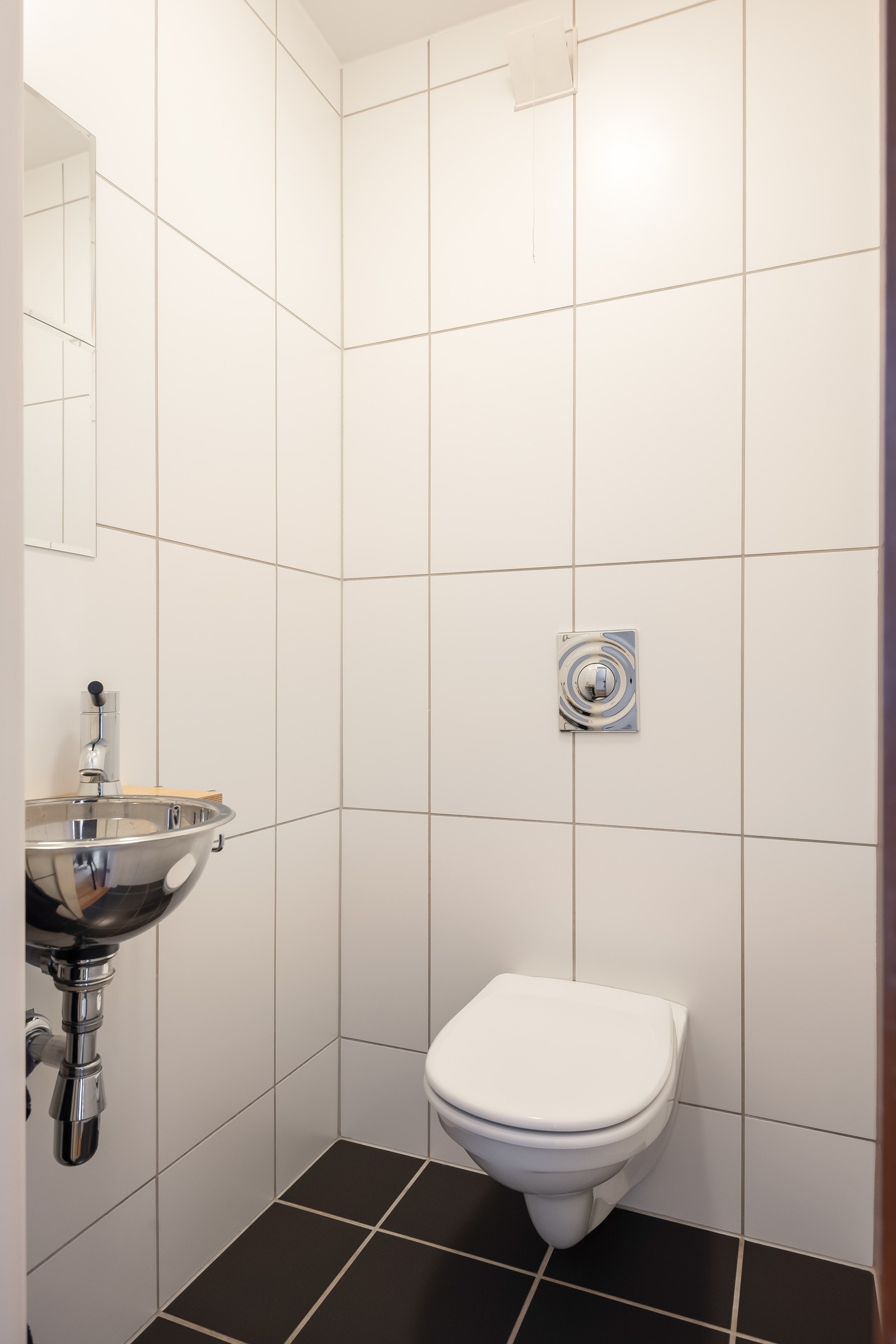 Praktisk separat toalettrom i første etasje. Galleribilde