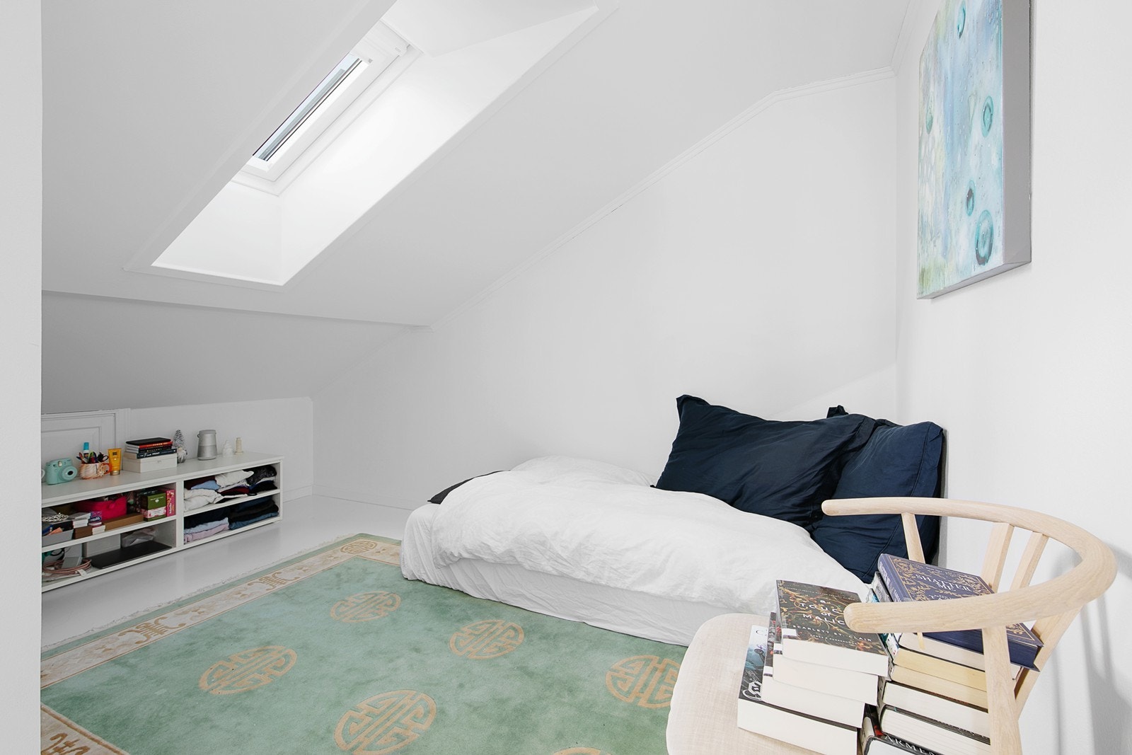 Kontor (benytte som soverom). Rommet er ikke godkjent til å bruke som soverom, da kravet til areal/volum og daglysoverflate ikke er oppfylt iht. byggeforskriftene. Galleribilde