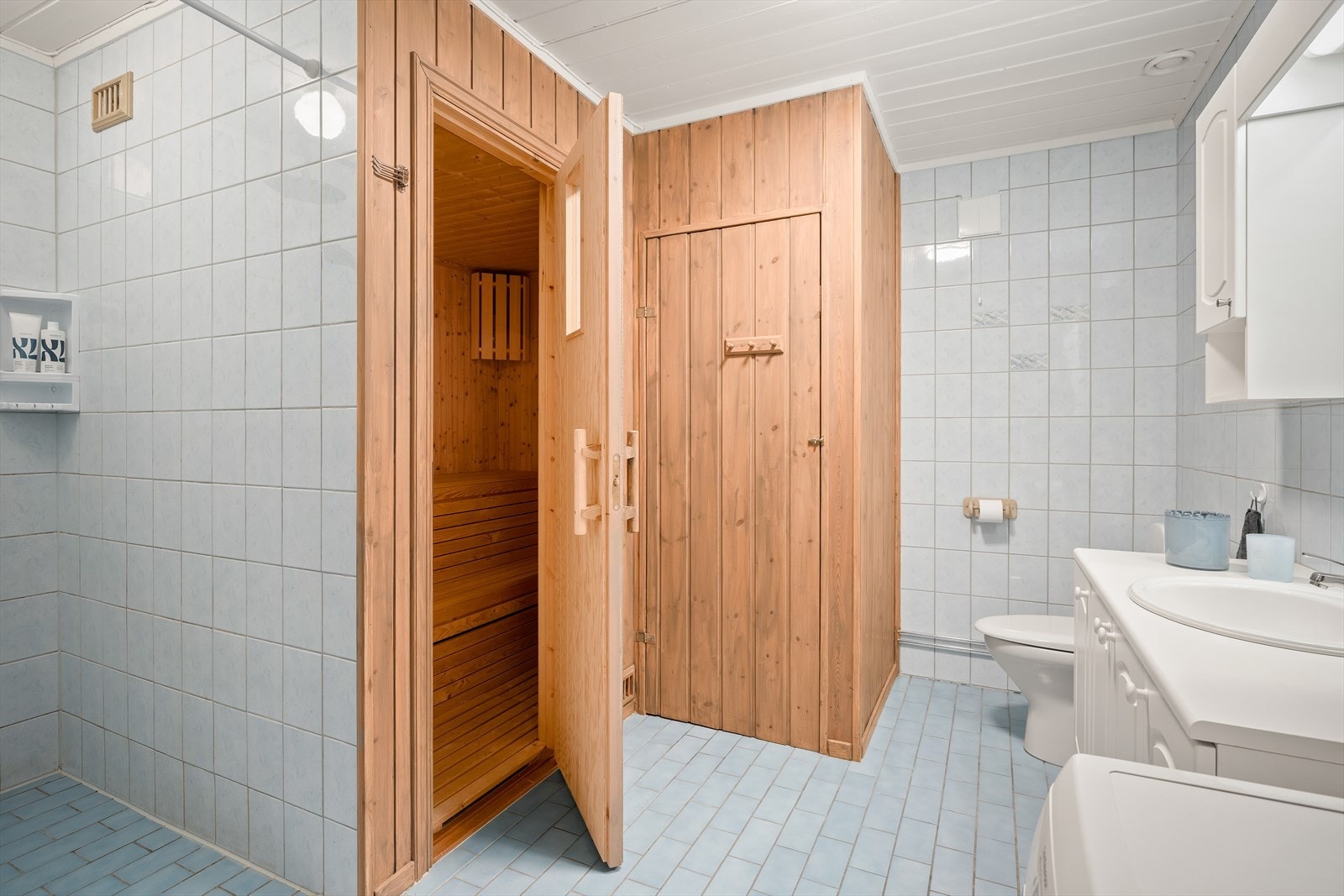 Bad i kjeller i hoveddel Galleribilde