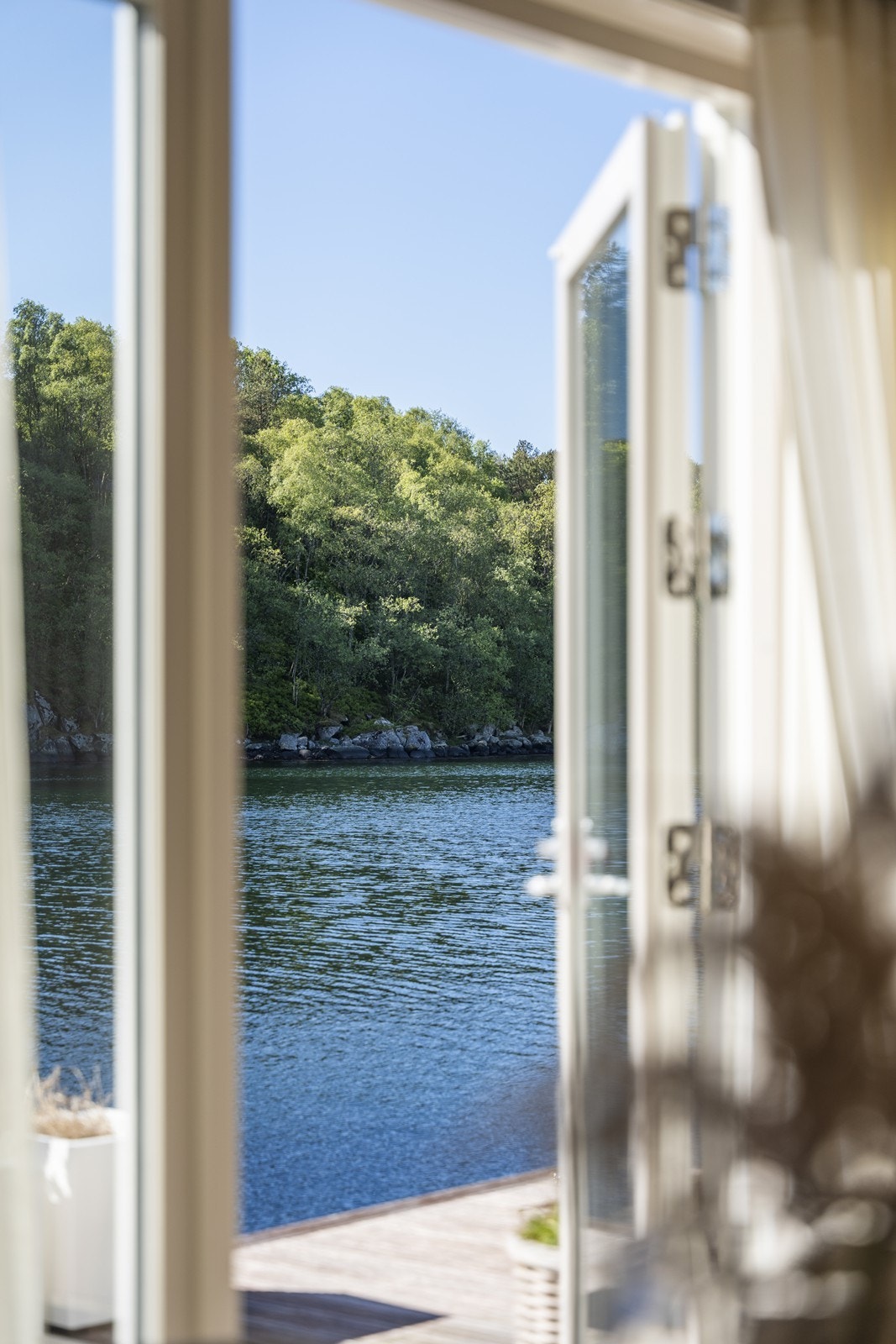 Utgang fra sjøhus til kai Galleribilde