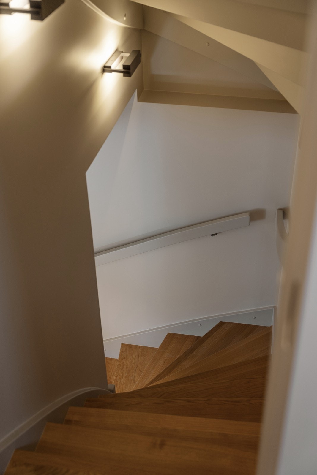 Trapp opp til 2.etg i sjøhus Galleribilde