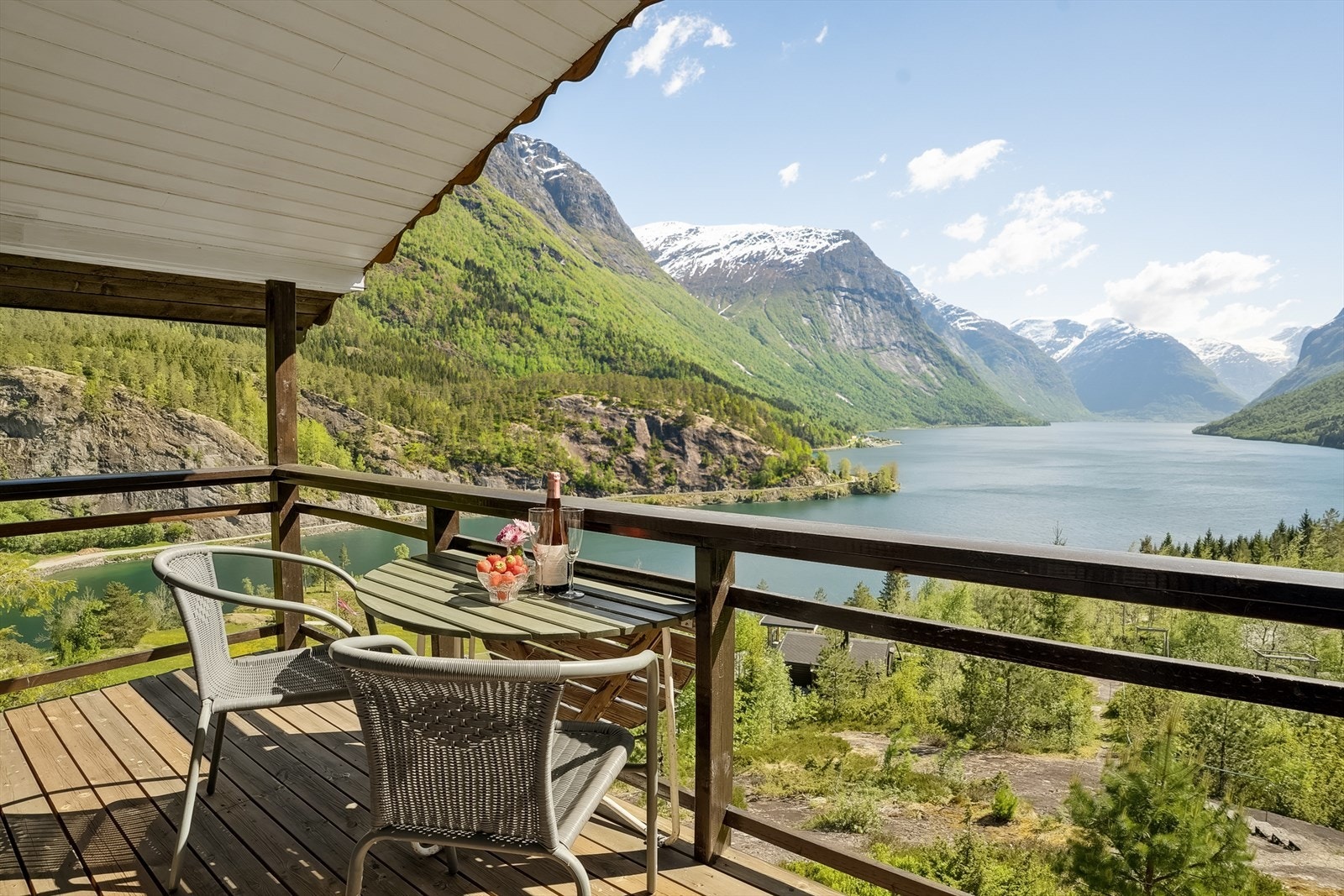 Frå balkongen kan ein føle seg som kongen av haugen, med utsikt frå øverste hylle! Galleribilde