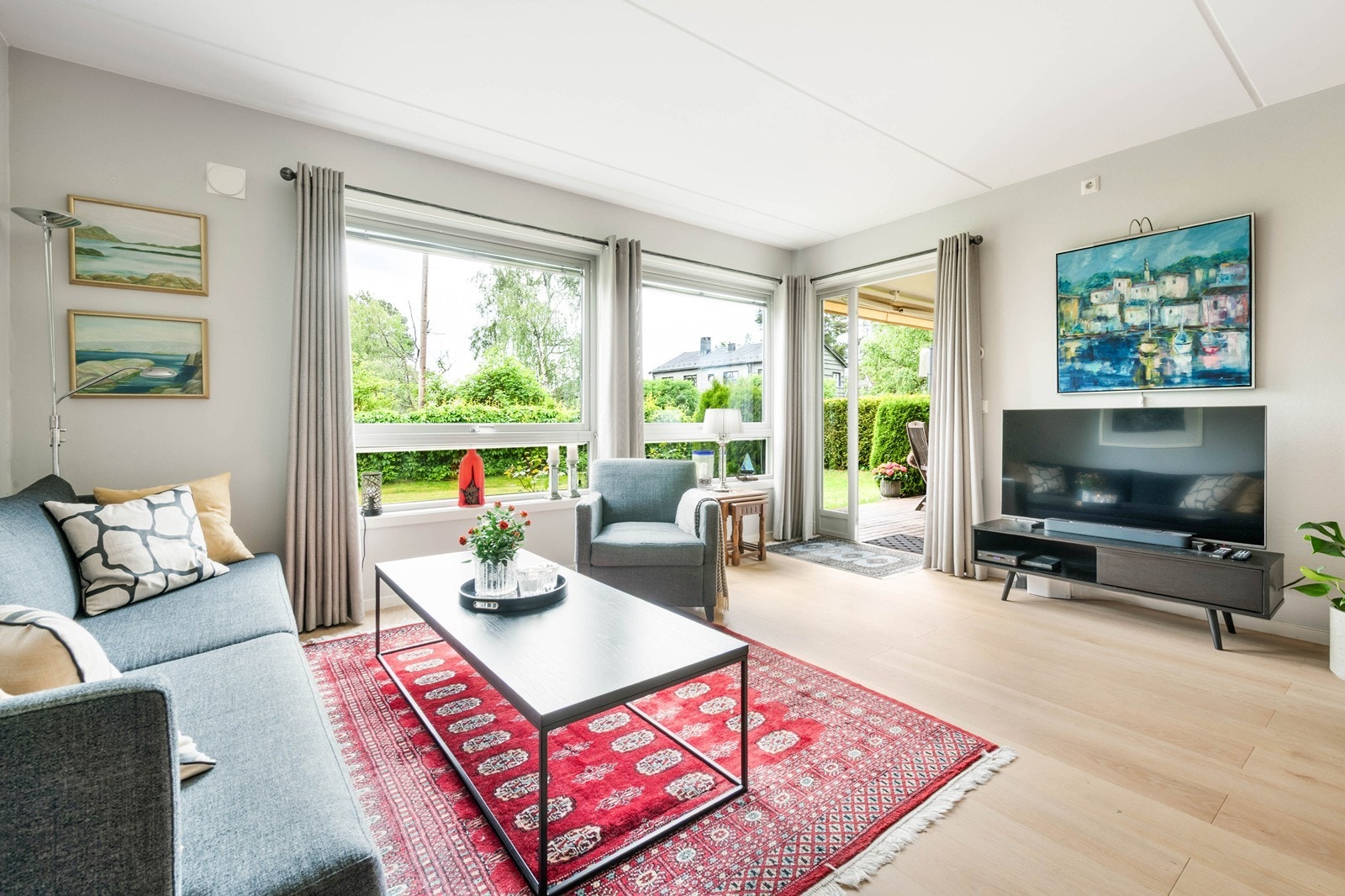 Romslig 3-roms hjørneleilighet med solrik terrasse Galleribilde