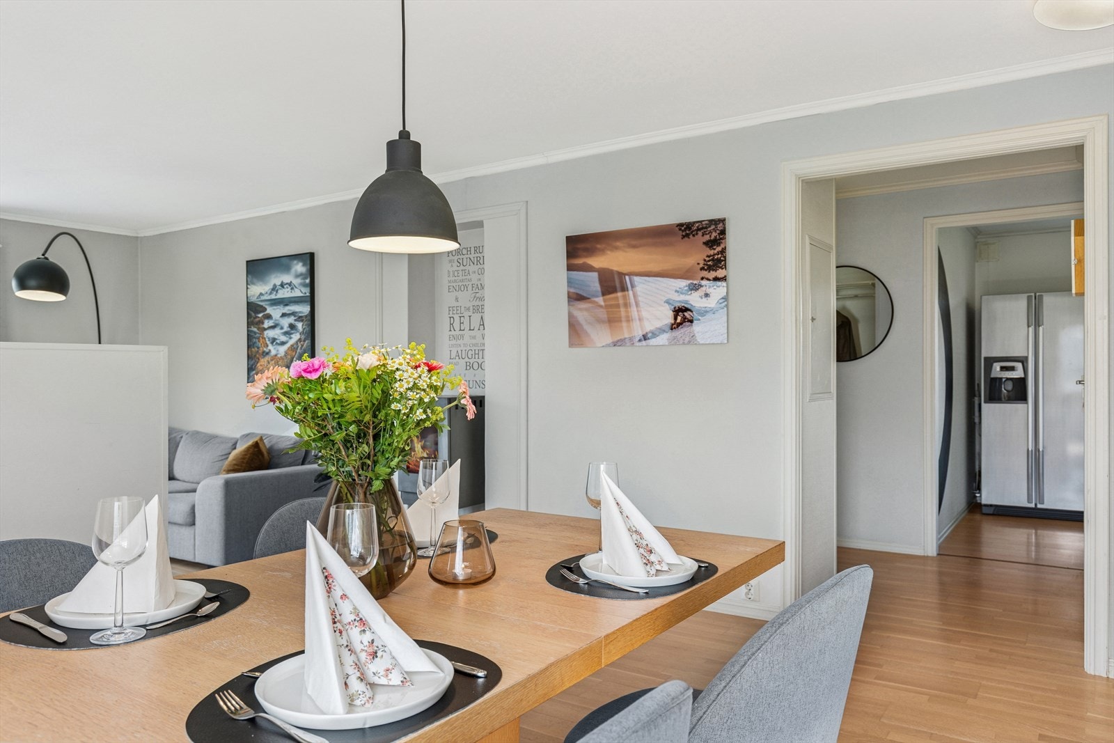 Koselig spiseplass, et innbydende samlingssted! Galleribilde