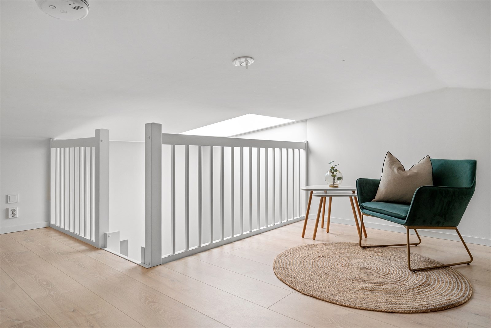 Boligen har også en praktisk hems hvor man blant annet har tilgang til aggregat til balansert ventilasjon. Galleribilde