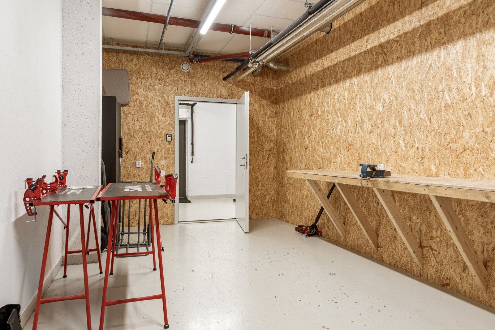 Sameiet har felles fasiliteter som sykkelbod, vaskerom og sportsbod. Galleribilde