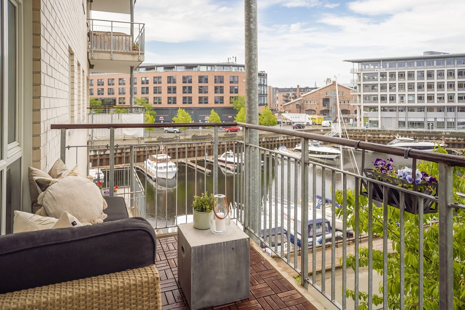 Velkommen til Dyre Halses gate 10! - en moderne og sentral 3-roms selveierleilighet i 3. etasje på attraktive Solsiden. Galleribilde