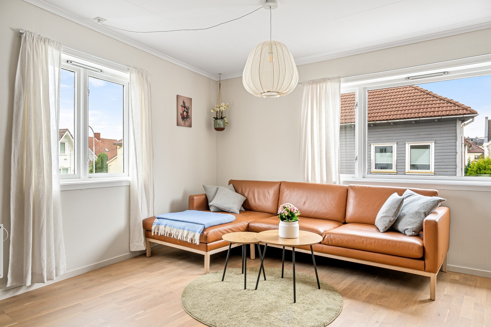 Leiligheten har god planløsning og fremstår romslig og lys med gode vindusflater. Galleribilde