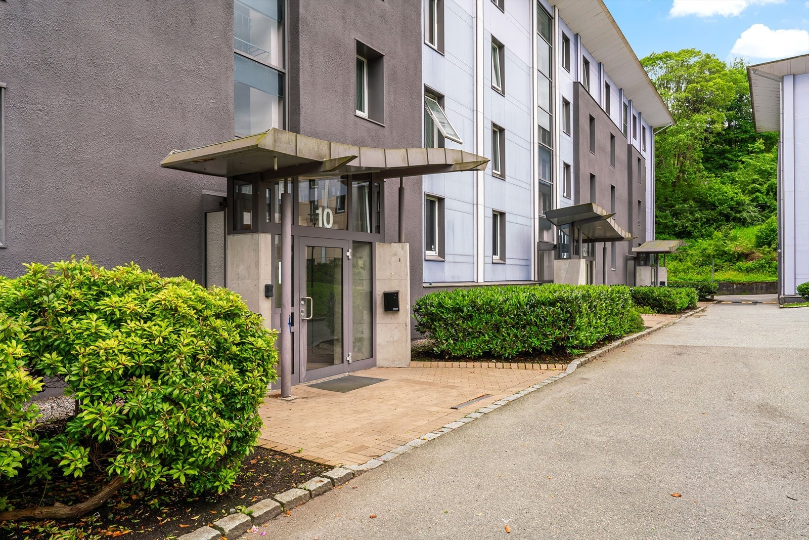 - Fra leiligheten er det kun 3 minutters gange til nærmeste busstopp - Galleribilde