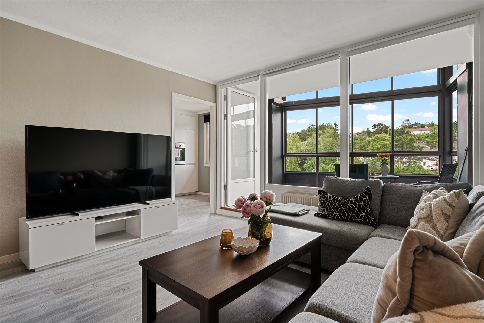 - Det er mye som er inkludert i felleskostnadene, bla. varmtvann, sentralvarme og tv/internett! - Galleribilde