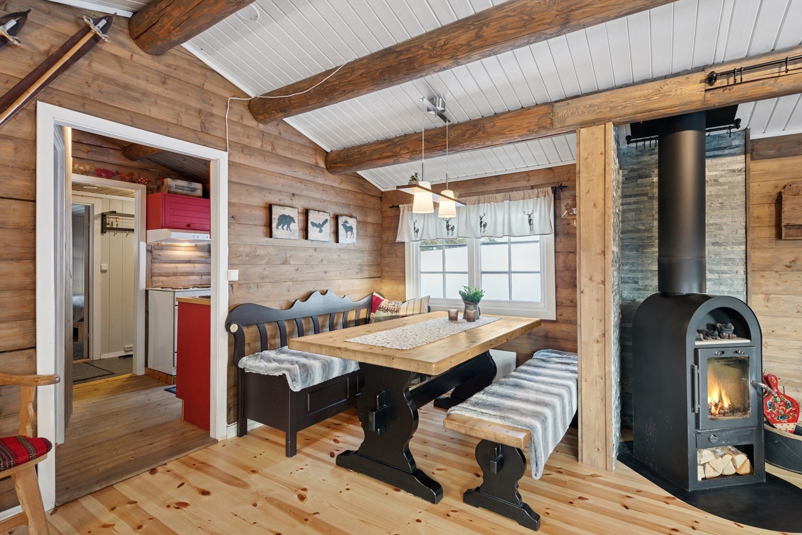 Her kan familien samles etter en lang herlig dag med utendørsaktiviteter og nyte et godt måltid. Galleribilde