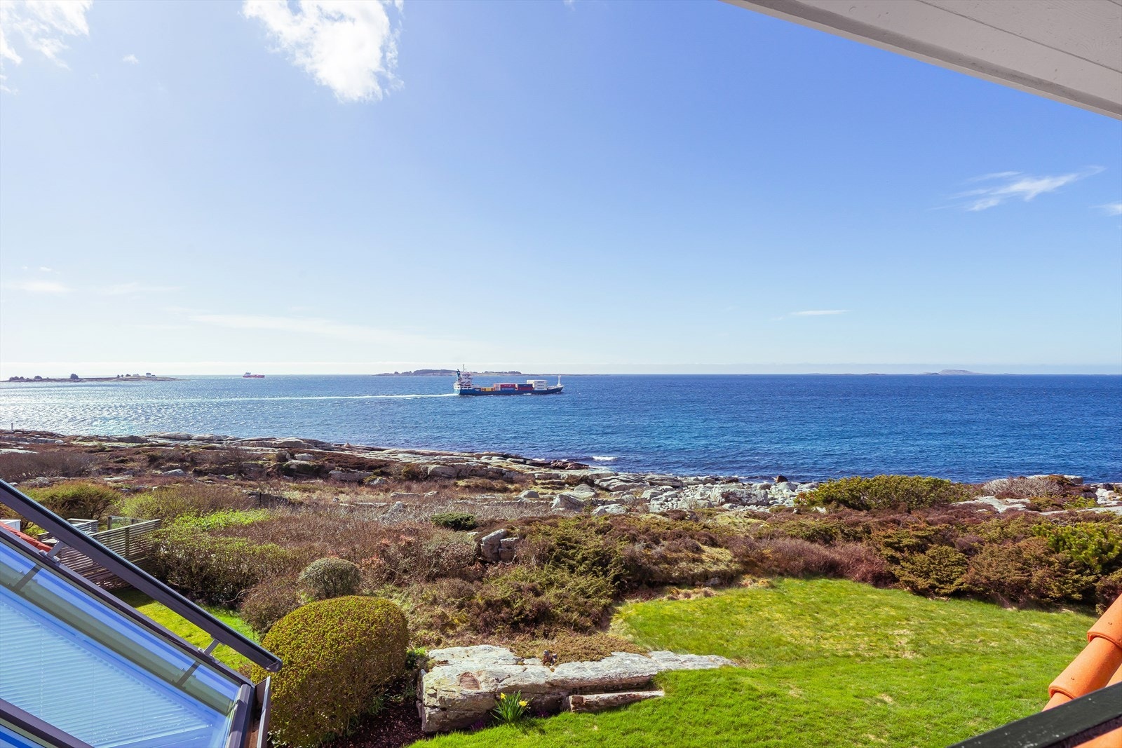 Utsikten fra balkong og soverom Galleribilde