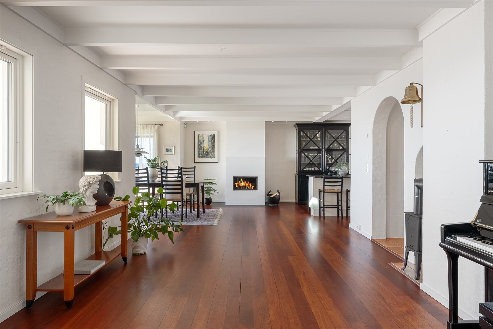 Peisen gir en lun og hyggelig atmosfære Galleribilde