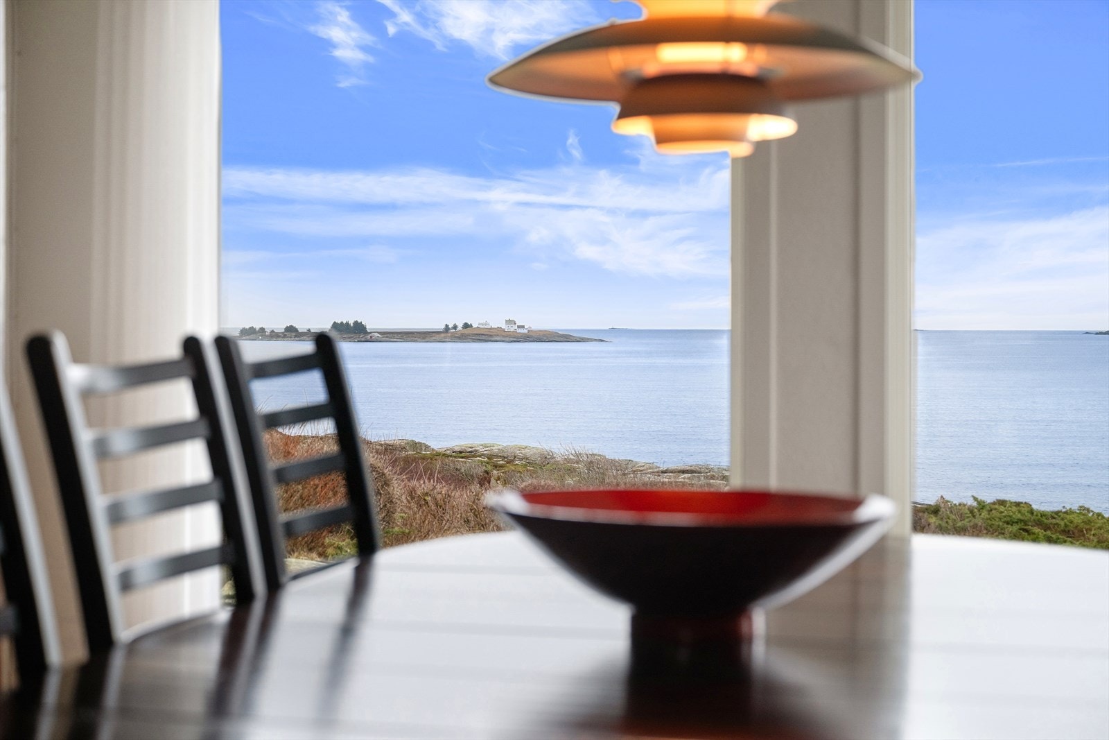Fantastisk sjøutsikt fra kjøkken og spisestue Galleribilde
