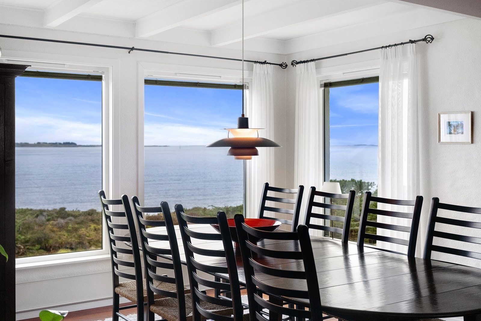 Fantastisk sjøutsikt fra kjøkken og spisestue Galleribilde