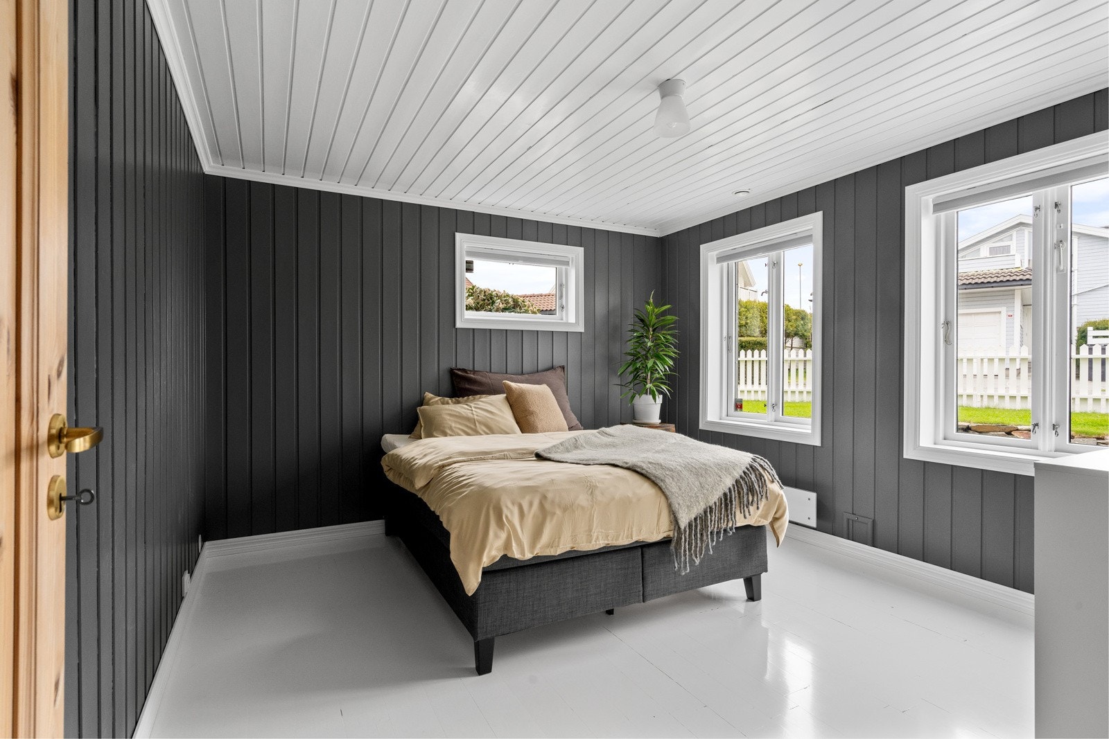 Soverom 4, av god størrelse med gode møbleringsmuligheter. Galleribilde